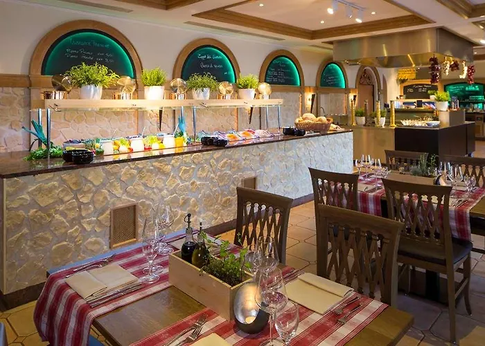 Отель H4 Arcadia