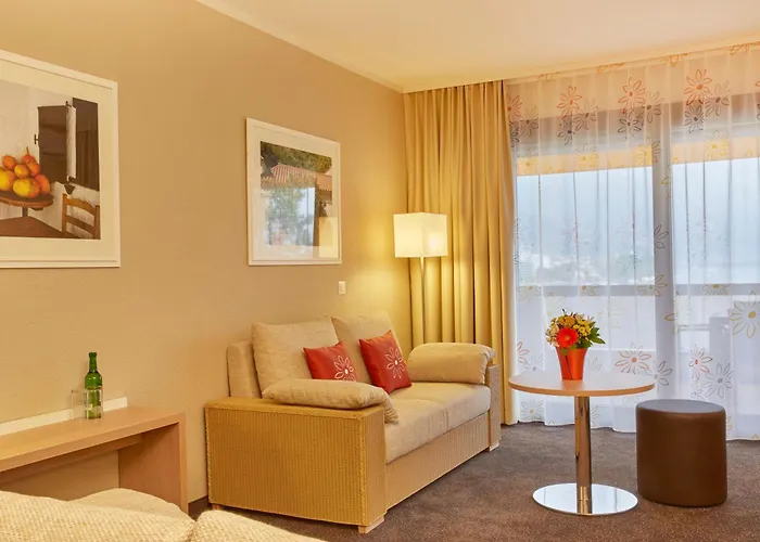 Отель H4 Arcadia