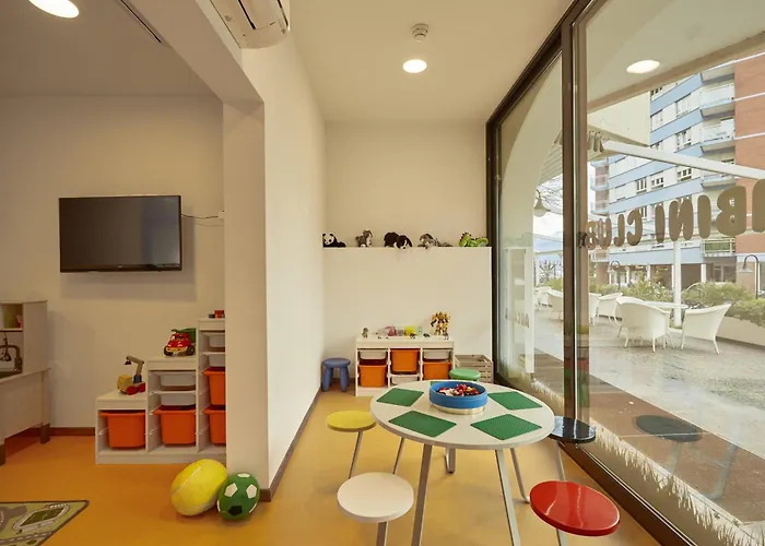 H4 Arcadia Отель