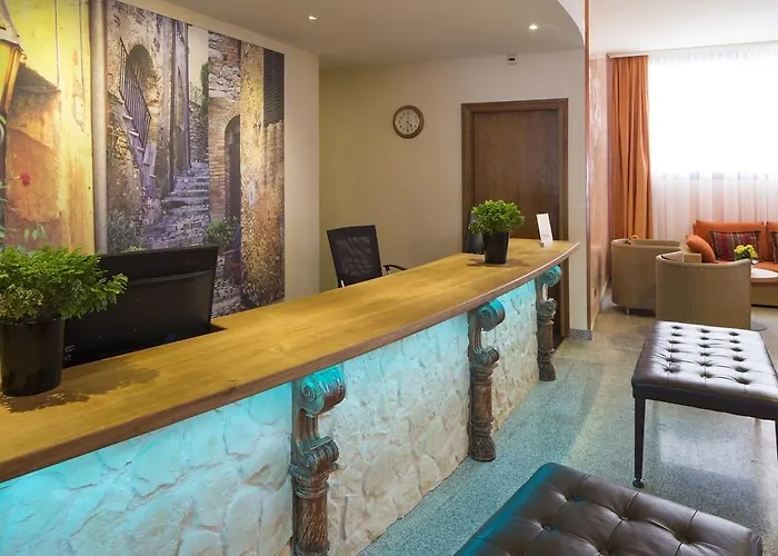 H4 Arcadia Отель