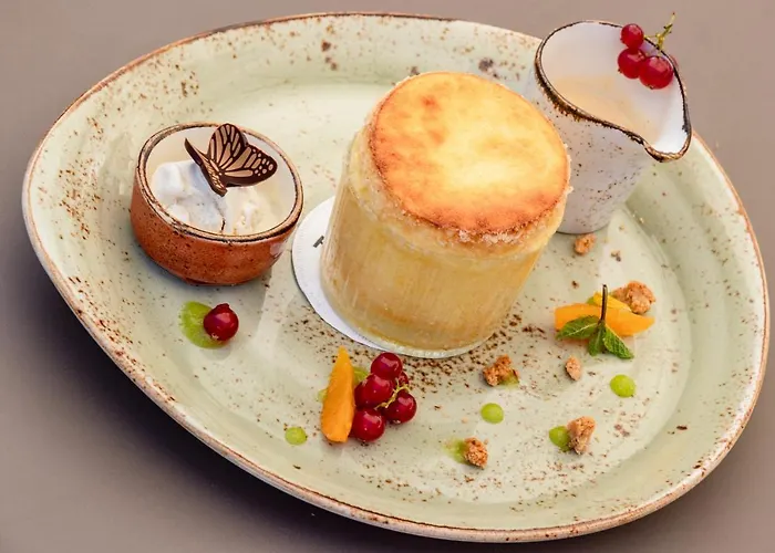 H4 Arcadia Отель 4*