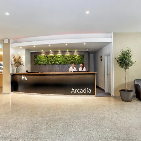 H4 Arcadia Hotel 4*