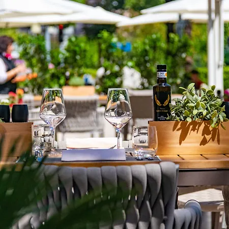 Ξενοδοχείο H4 Arcadia 4*